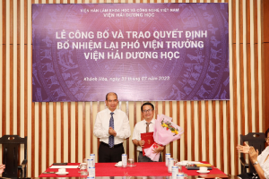 Lễ công bố và trao quyết định bổ nhiệm lại Phó Viện trưởng Viện Hải dương học