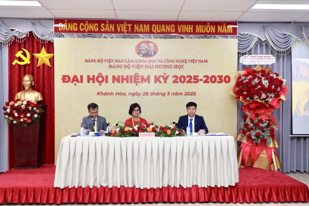 Đoàn Chủ tịch điều hành Đại hội