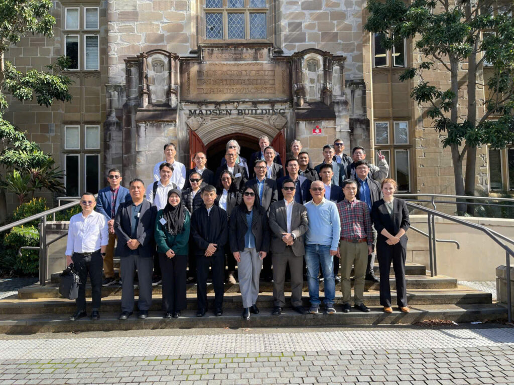 Hình 2: GS. TS Đoàn Như Hải tham dự Hội thảo quốc tế